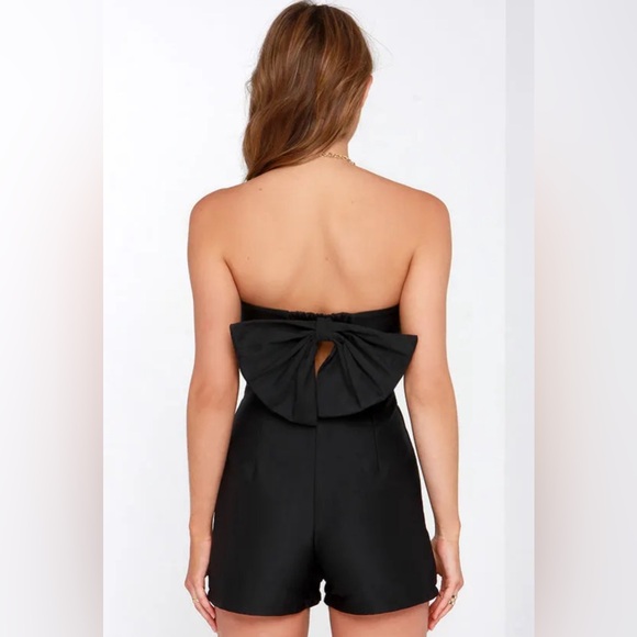 COPY - LuLu’s Glamorous Go Bow-dly Black Strapless Romper Size S - Picture 4 of 8